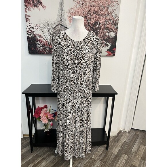 A New Day Women’s tiered dress Size XL Long Sleeve Animal Print Round Neck Rayon - Picture 1 of 14